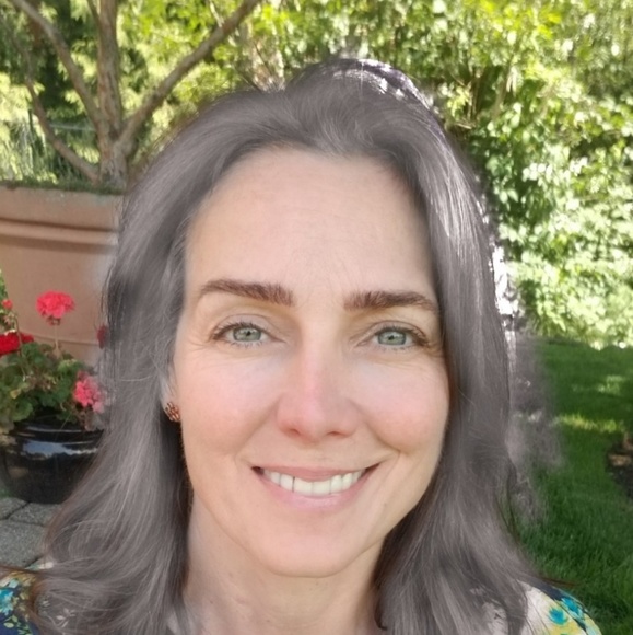 Meet your Posher, Lisa - Picture 1 of 1